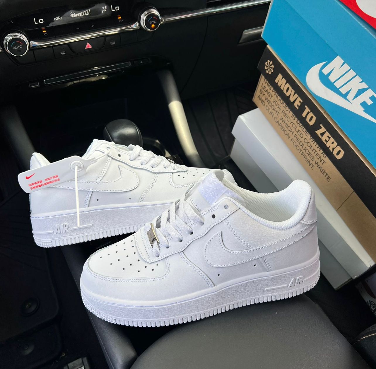 NIKE AIR FORCE ONE